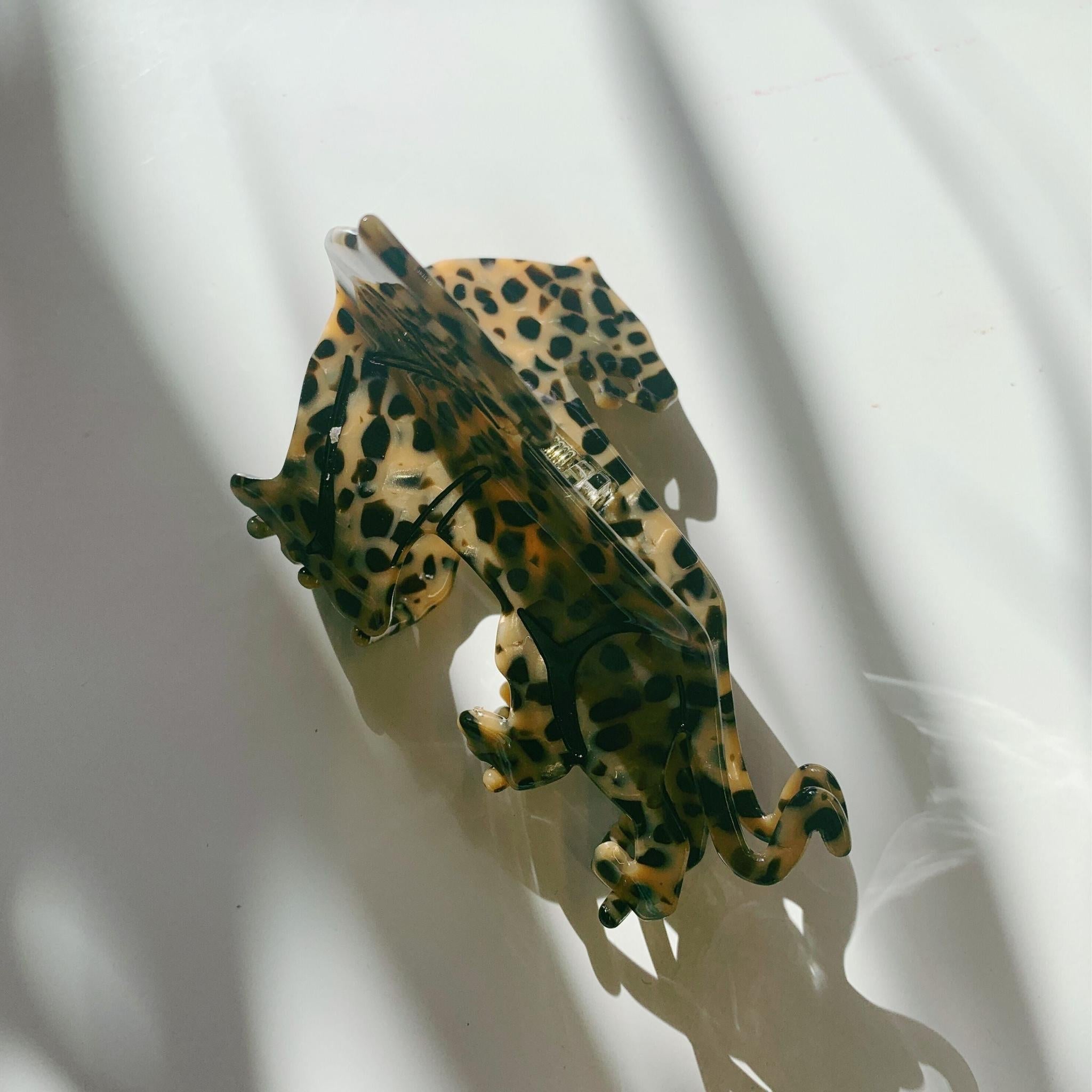 Velvet Claws Shaped Cheetah Hair Claw