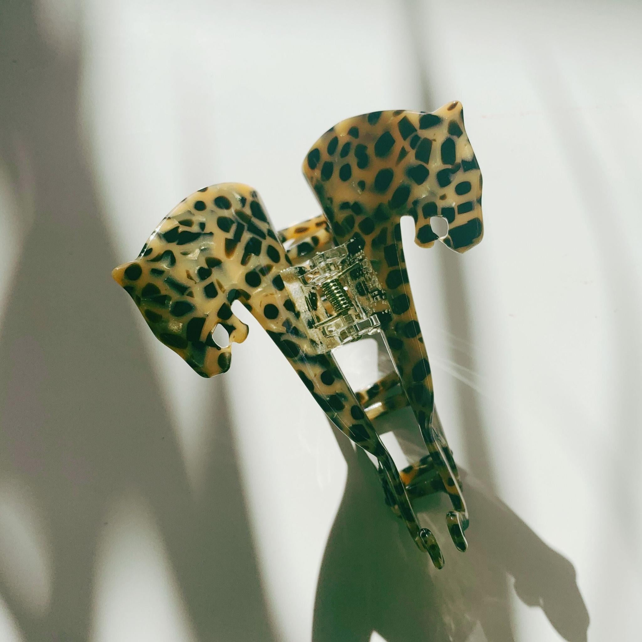 Velvet Claws Shaped Cheetah Hair Claw
