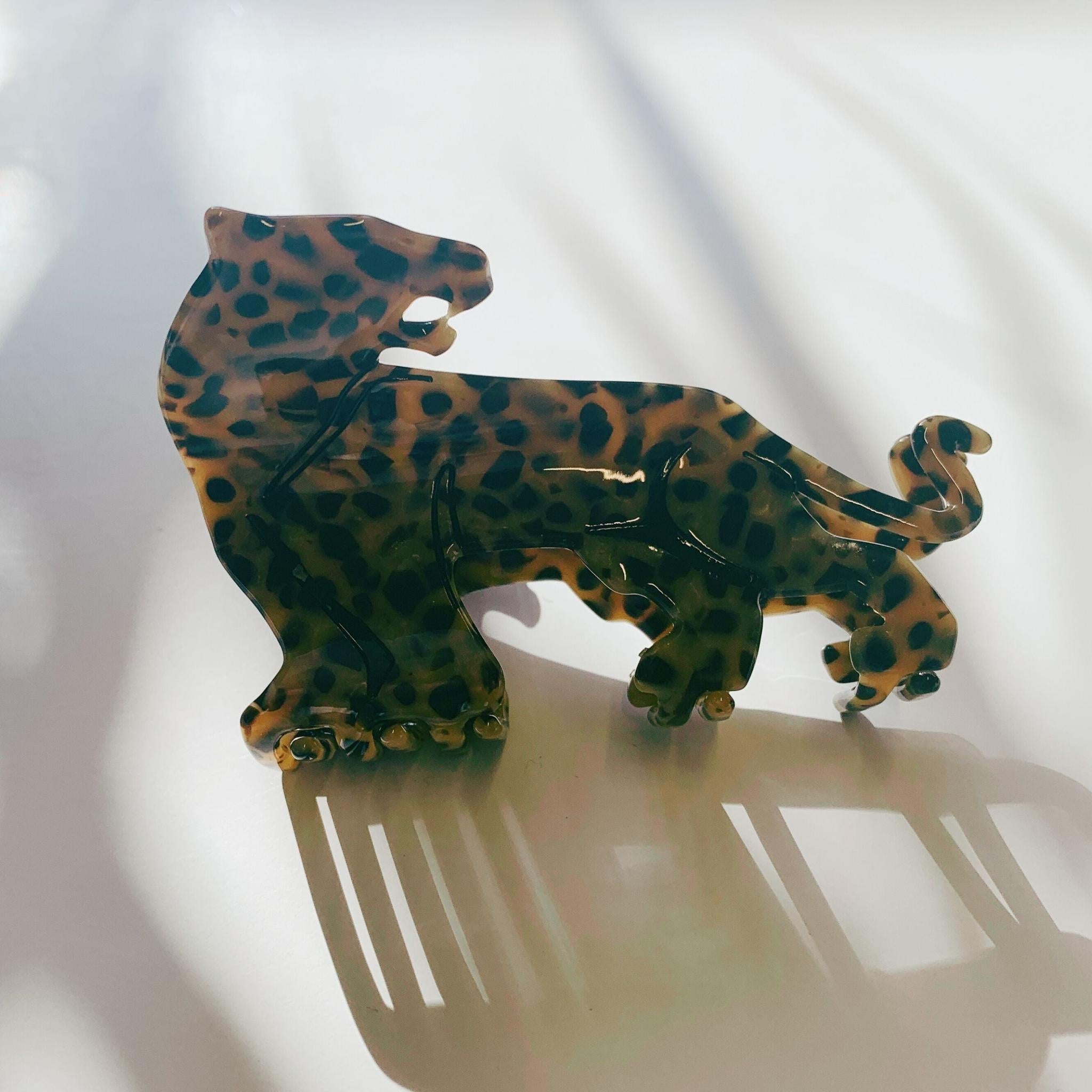 Velvet Claws Shaped Cheetah Hair Claw