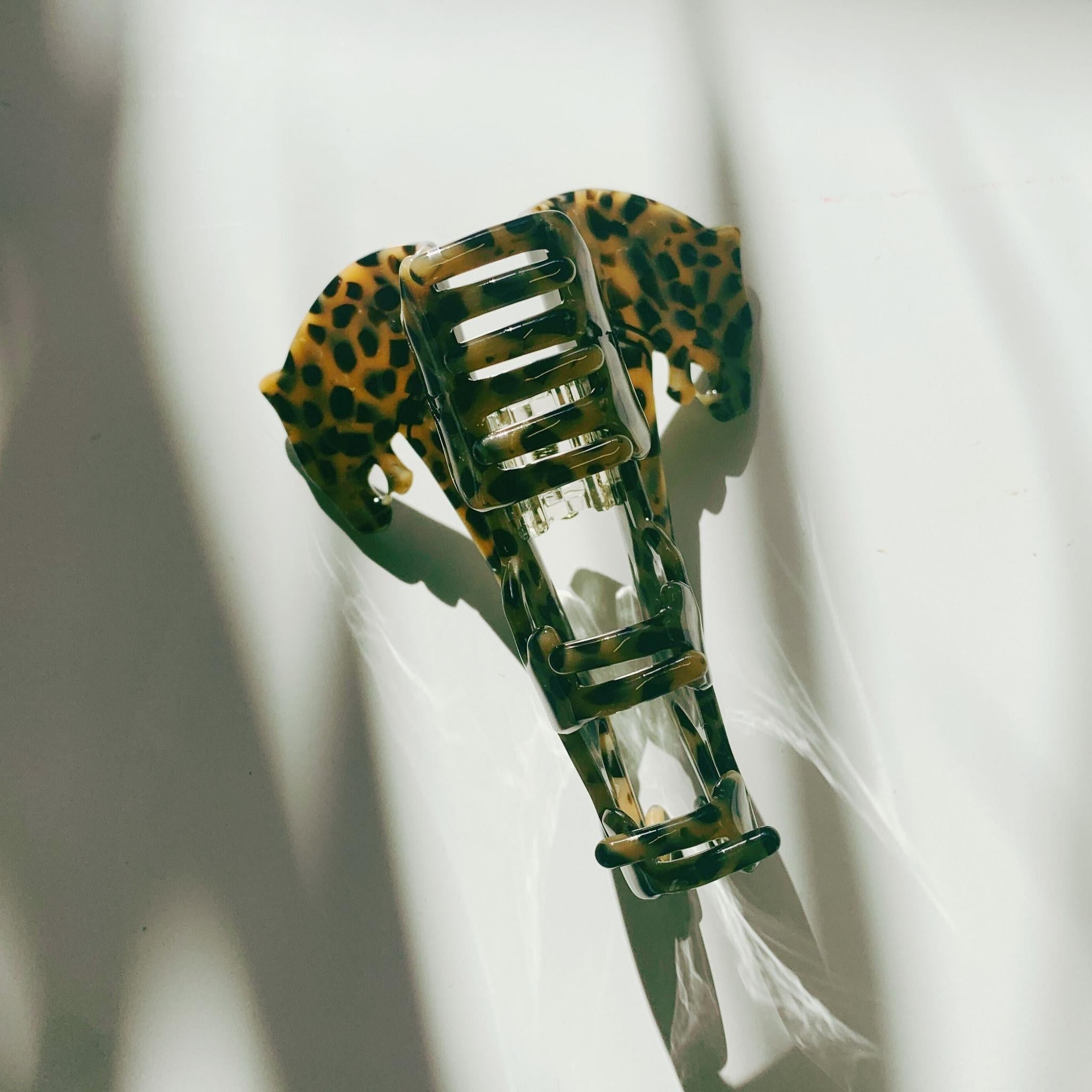 Velvet Claws Shaped Cheetah Hair Claw